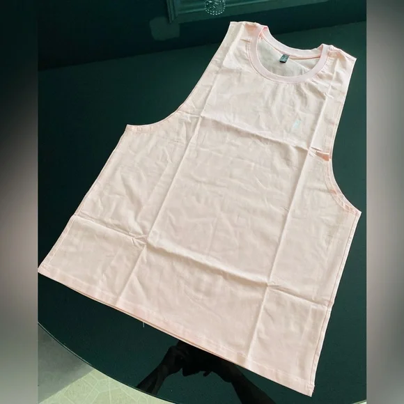 Tank tops - Picture 2 of 4